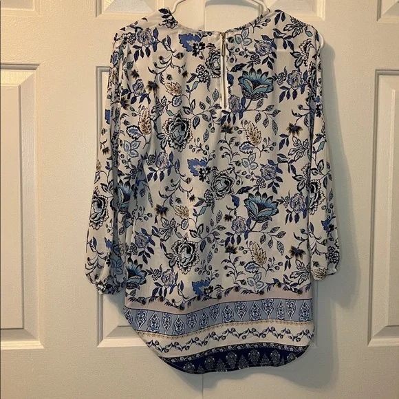 Fourteenth Place White Blue Floral Long Sleeve Blouse Cold Shoulder Size SP - Picture 5 of 7